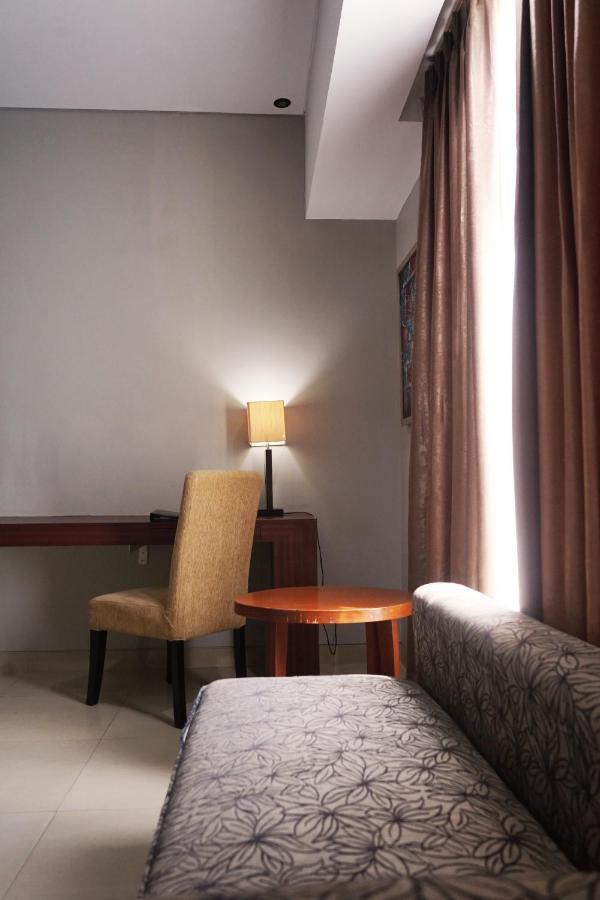 Grand Hatika Hotel Tanjung Pandan Exterior foto