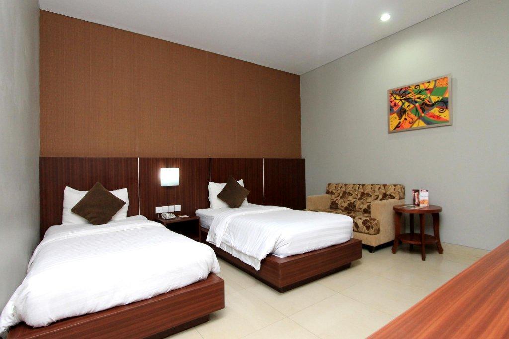 Grand Hatika Hotel Tanjung Pandan Exterior foto