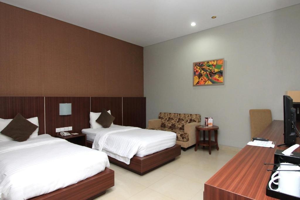 Grand Hatika Hotel Tanjung Pandan Exterior foto