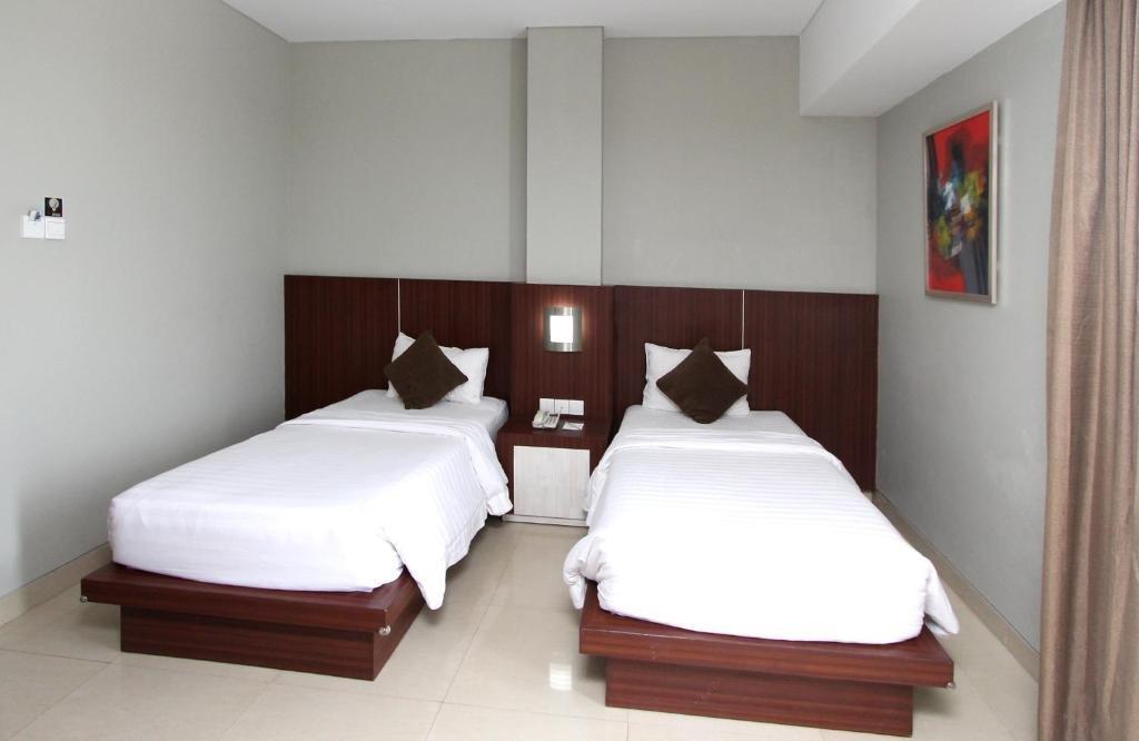 Grand Hatika Hotel Tanjung Pandan Exterior foto