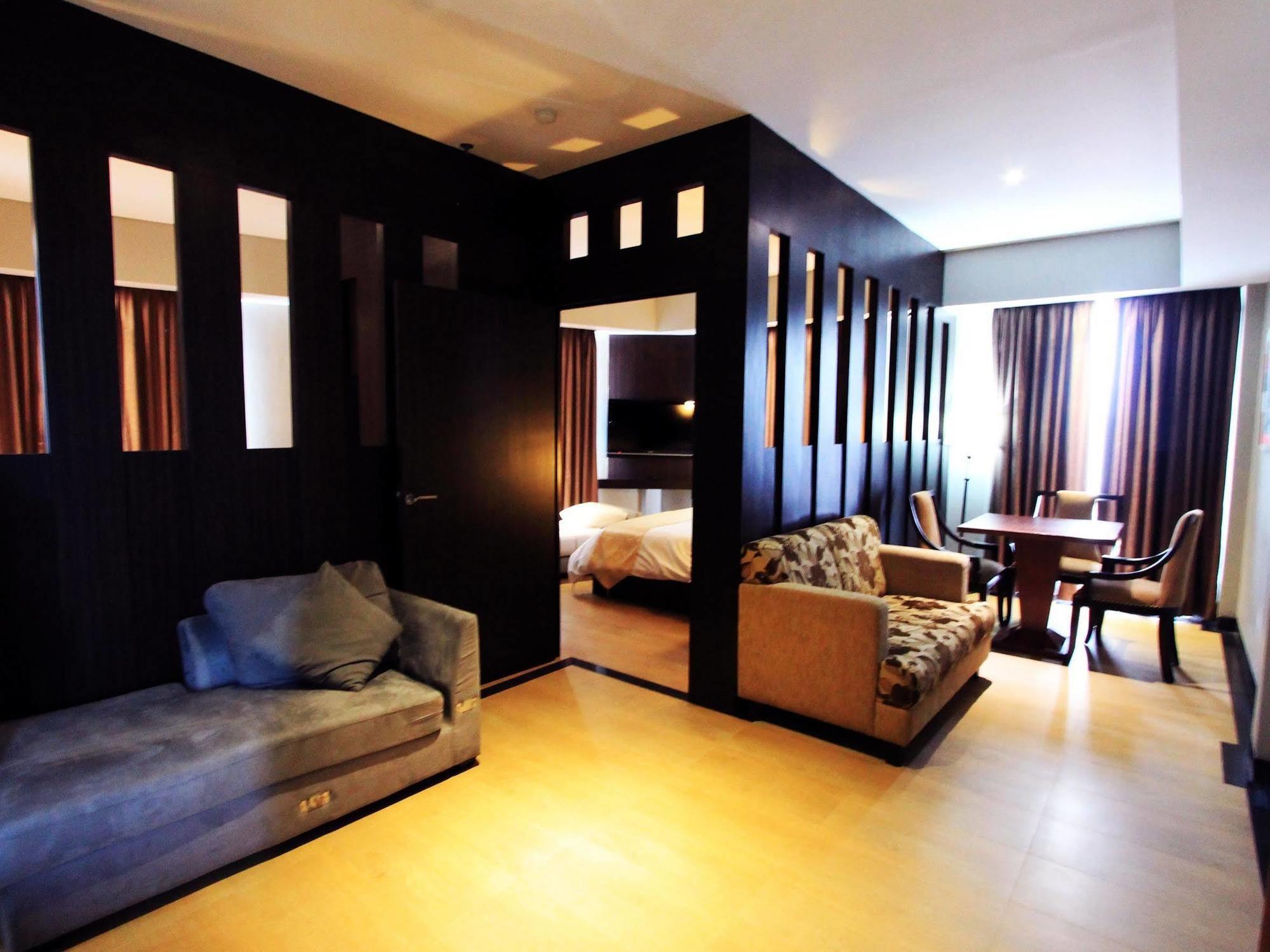 Grand Hatika Hotel Tanjung Pandan Exterior foto