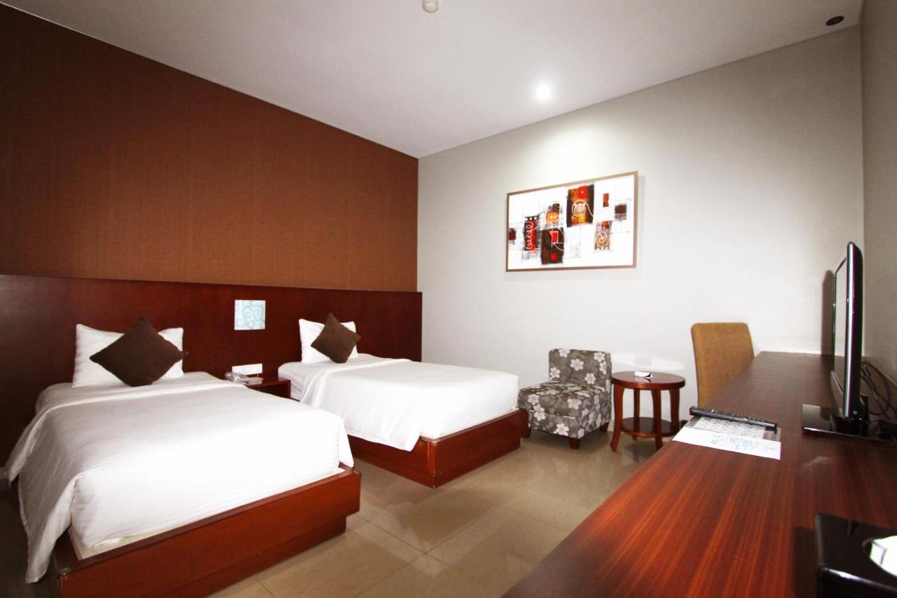 Grand Hatika Hotel Tanjung Pandan Exterior foto