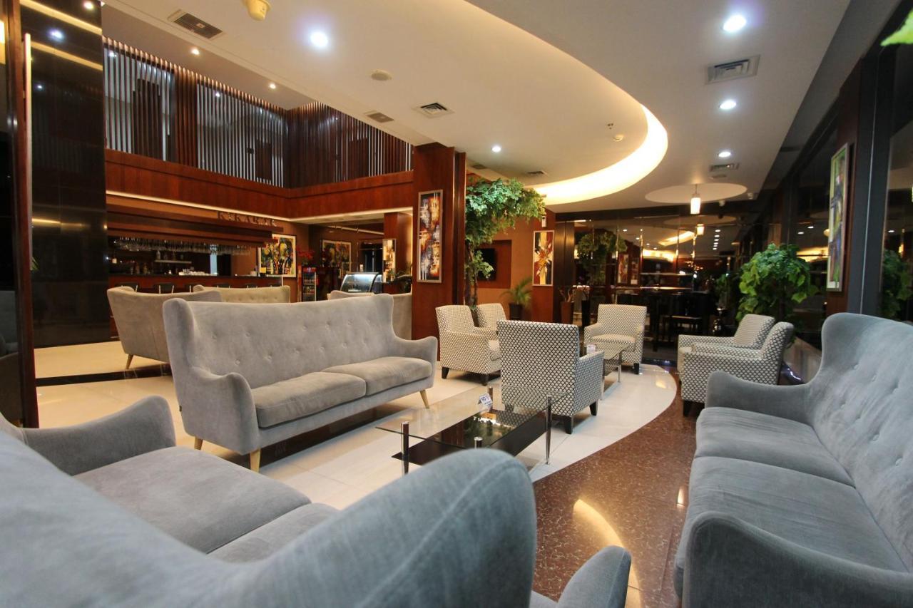 Grand Hatika Hotel Tanjung Pandan Exterior foto